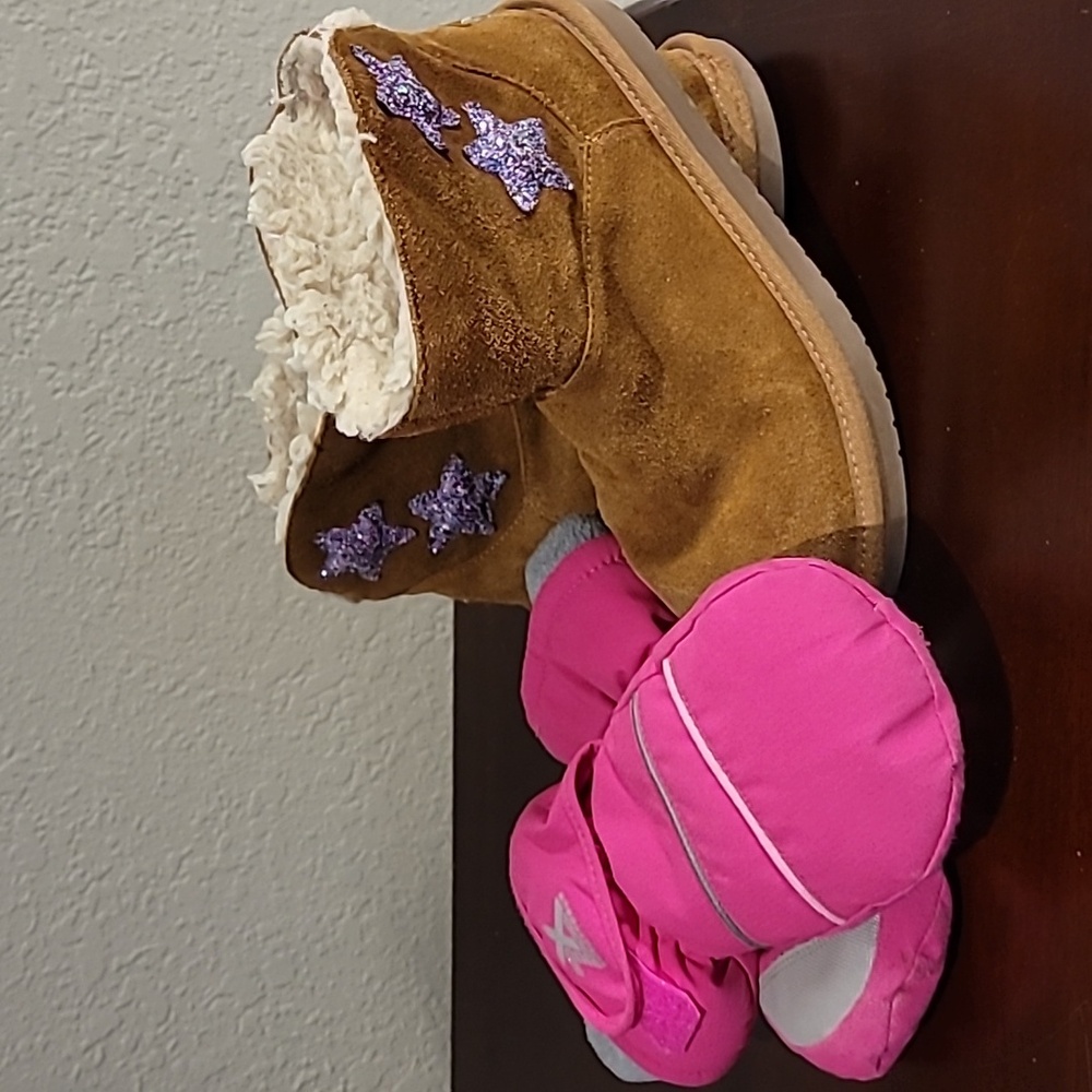 Girls boots and mittens